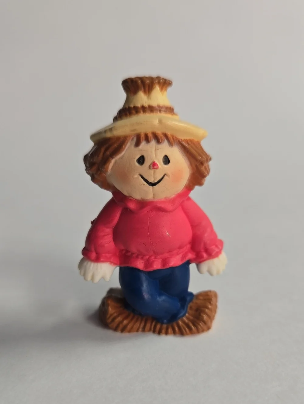 Vntg Russ Berrie & Co Inc. Red/Blue Scarecrow Figurine EUC 1.75